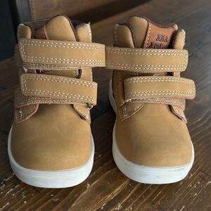 Apakowa Brown Kids Shoes with Velcro Straps
